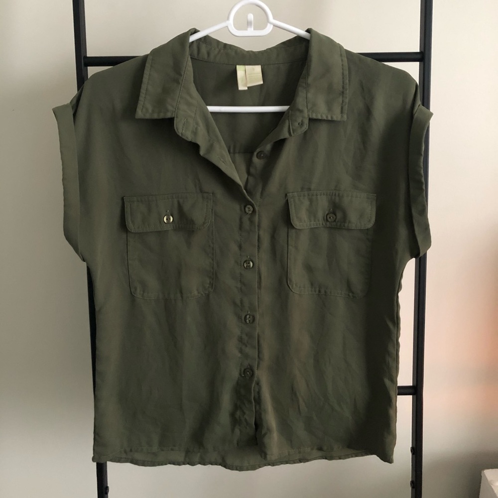 Olive green short sleeve/sleeveless button down